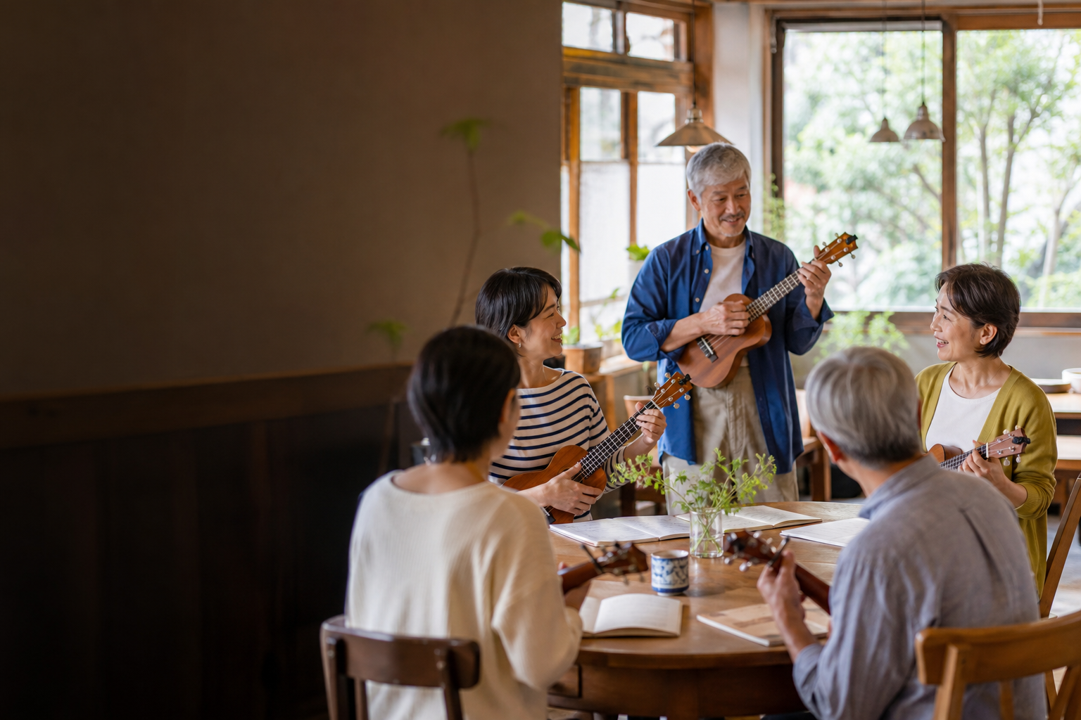 お茶の間カフェ ふらっと　口ずさみつつウクレレ（11月23日）