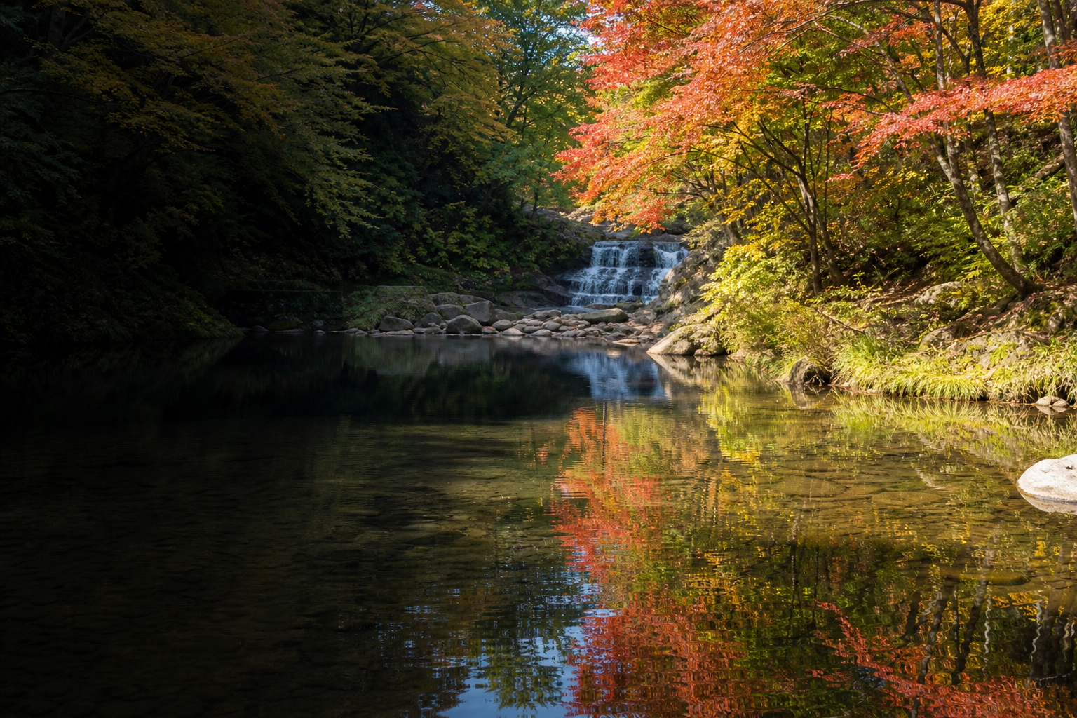 水鏡に映る紅葉を見ようのイベントイメージ画像